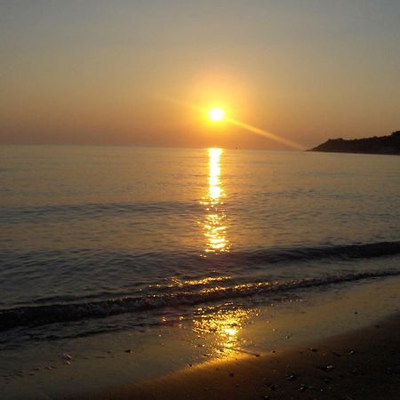 Monte Caputo Holiday House Аликес Екстериор снимка